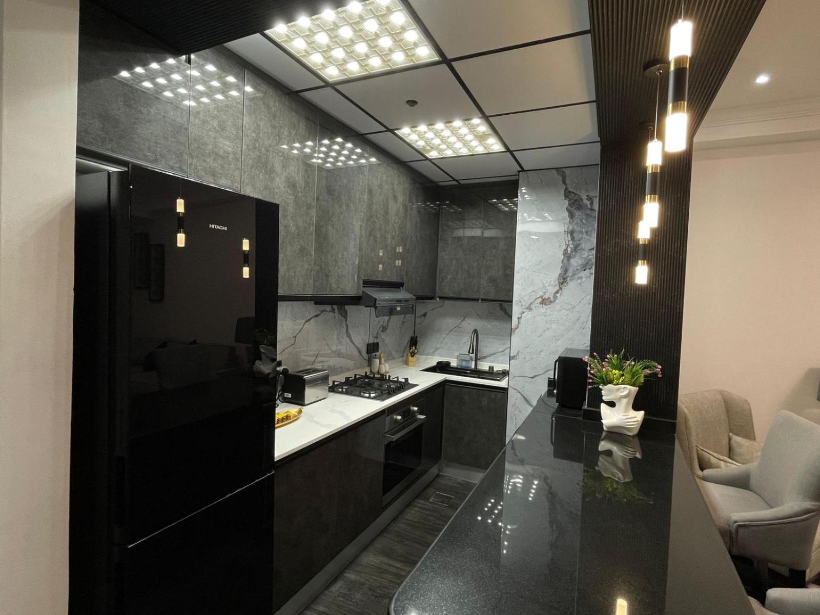 In The Luxury Marina Crown Tower Walk To Barasti Apartment Dubai