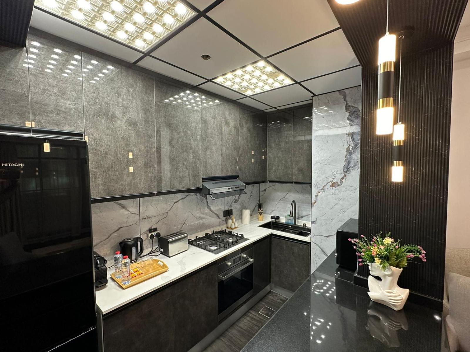 In The Luxury Marina Crown Tower Walk To Barasti