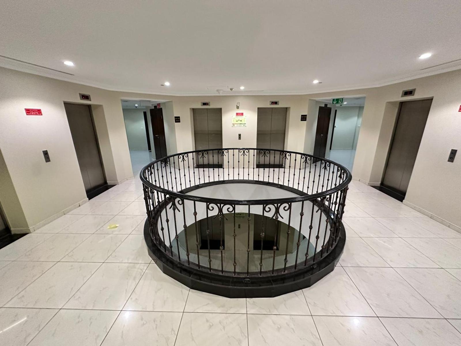In The Luxury Marina Crown Tower Walk To Barasti