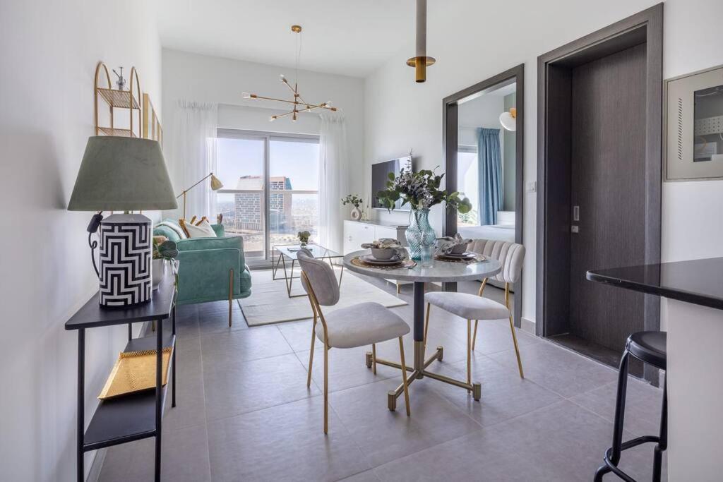 Stylish 1bd In Al Barsha W/ Great View And Jacuzzi