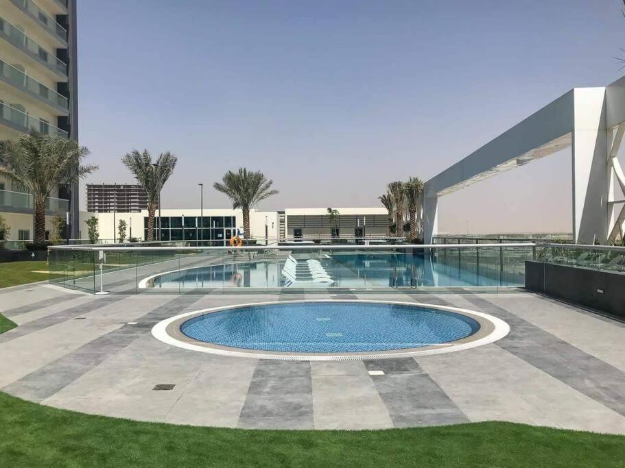 Stylish 1bd In Al Barsha W/ Great View And Jacuzzi Dubai