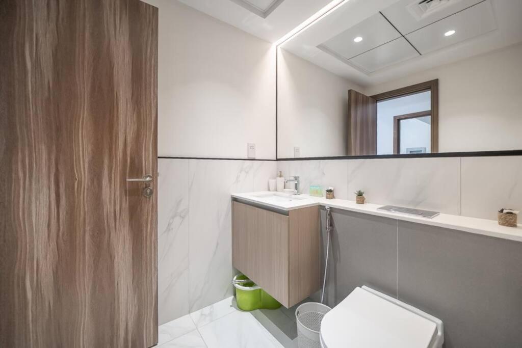 Modern 1 Bedroom In Aria Apartment *