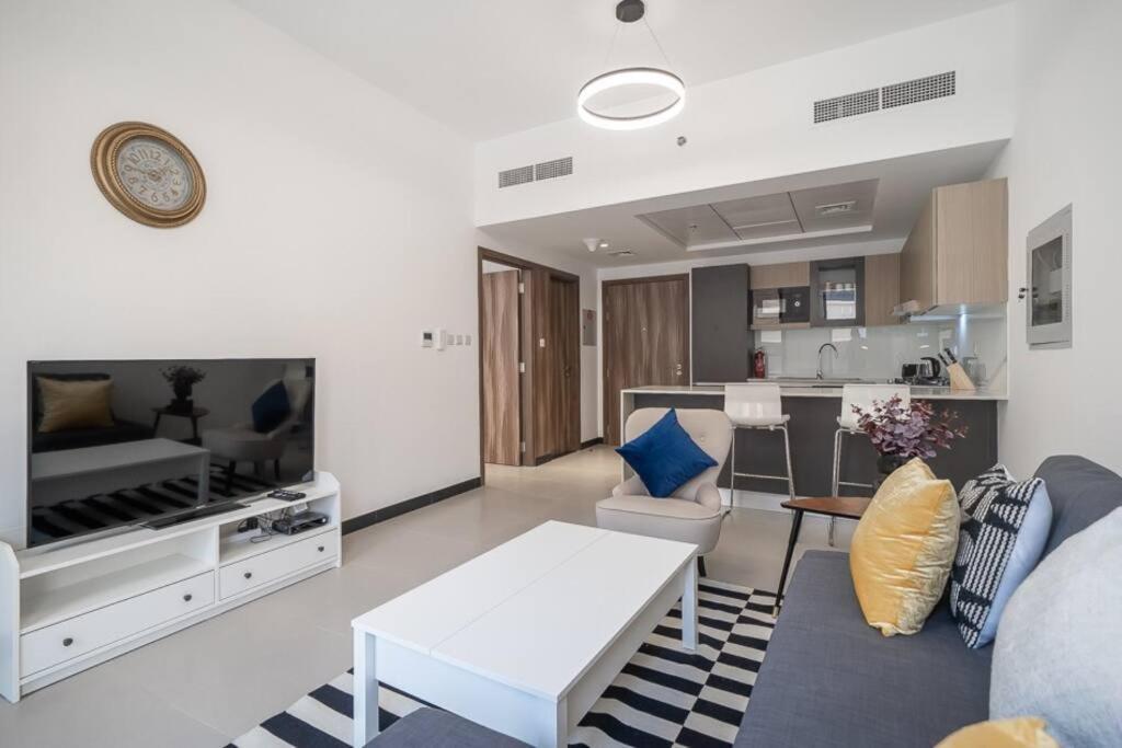 Modern 1 Bedroom In Aria Dubai