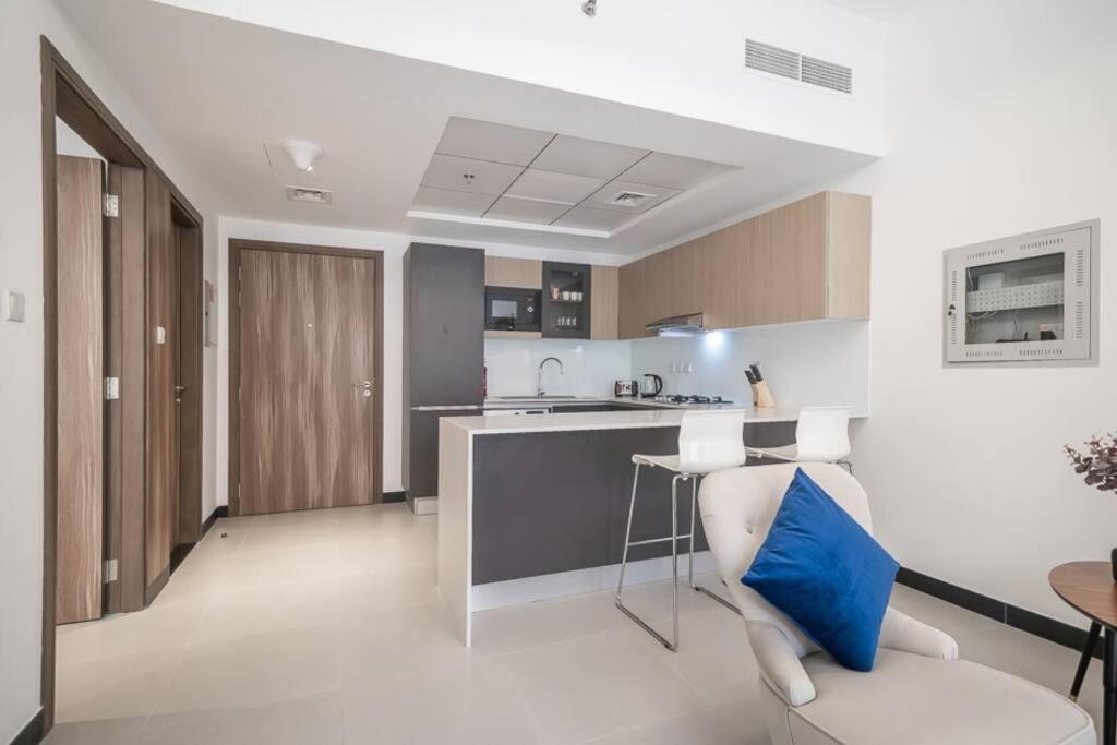 Modern 1 Bedroom In Aria *
