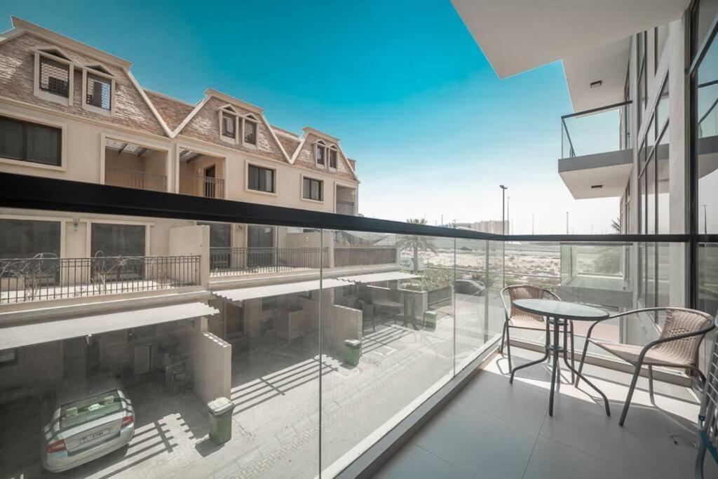 Modern 1 Bedroom In Aria Dubai