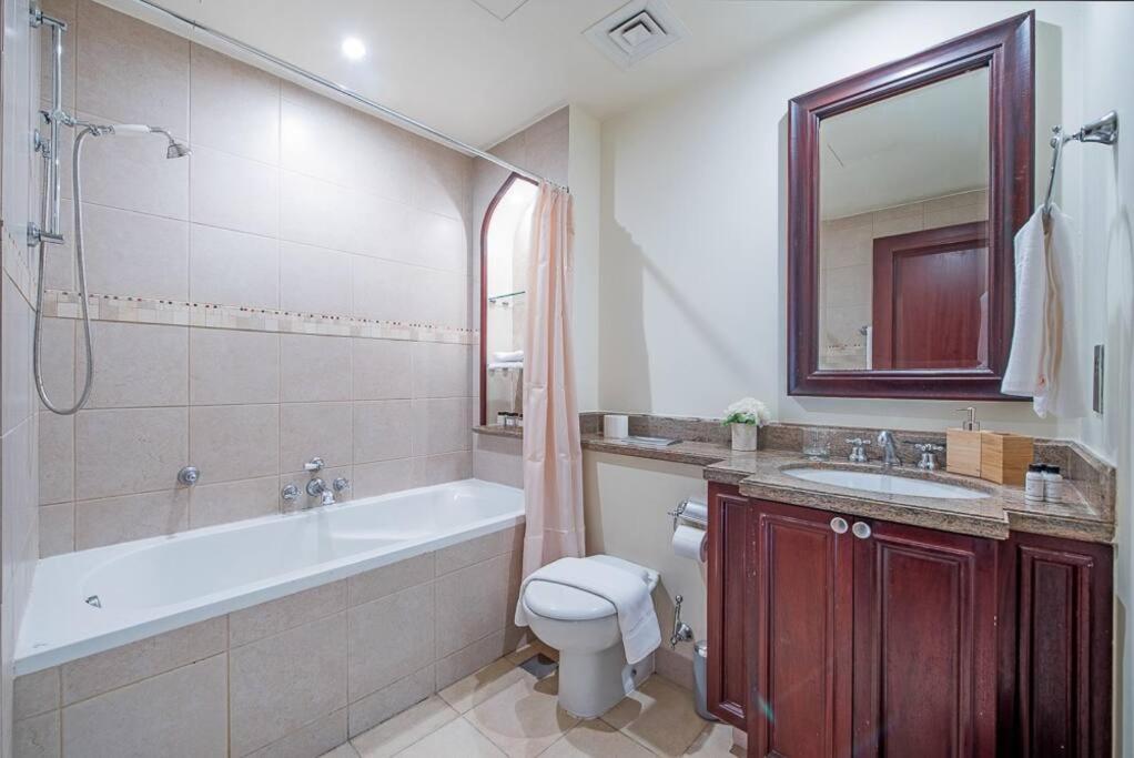 First Class 2br Oldtown Complex In Downtown *