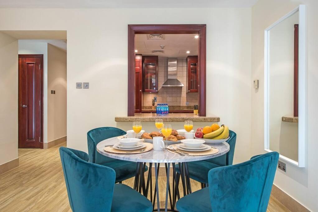 First Class 2br Oldtown Complex In Downtown Dubai