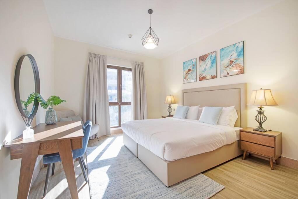 First Class 2br Oldtown Complex In Downtown