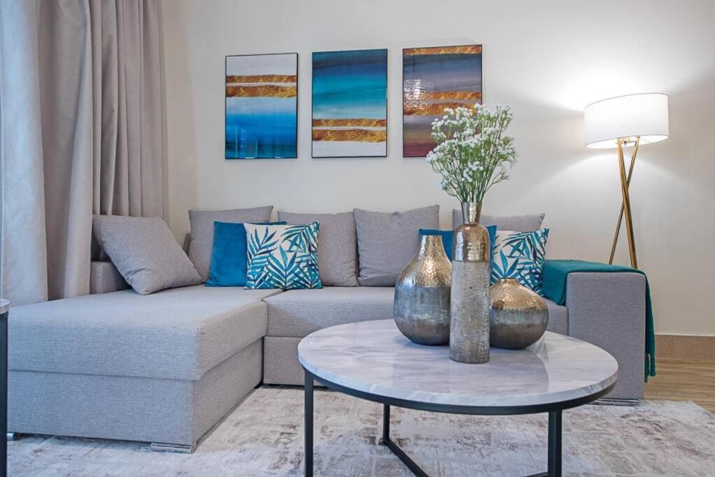 First Class 2br Oldtown Complex In Downtown Apartment