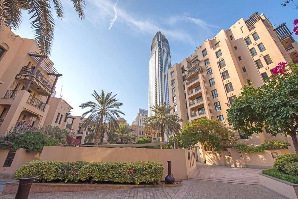 First Class 2br Oldtown Complex In Downtown *