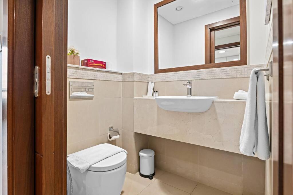 First Class 3br With Magical View Of Burj Khalifa Apartment *
