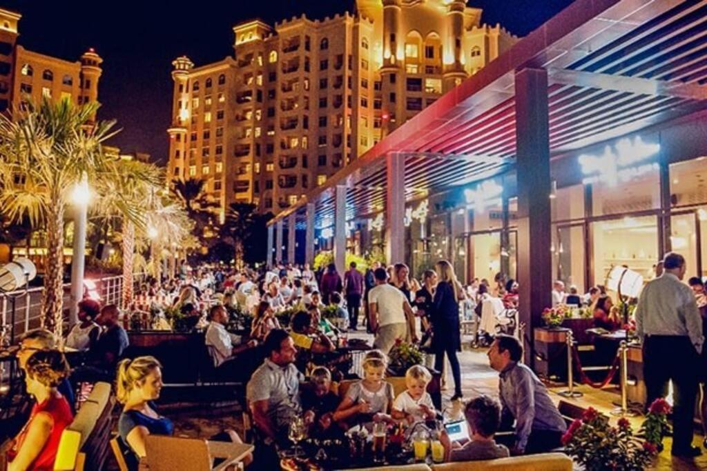 Apartment Sea Facing Large Beachfront Palm Jumeirah *