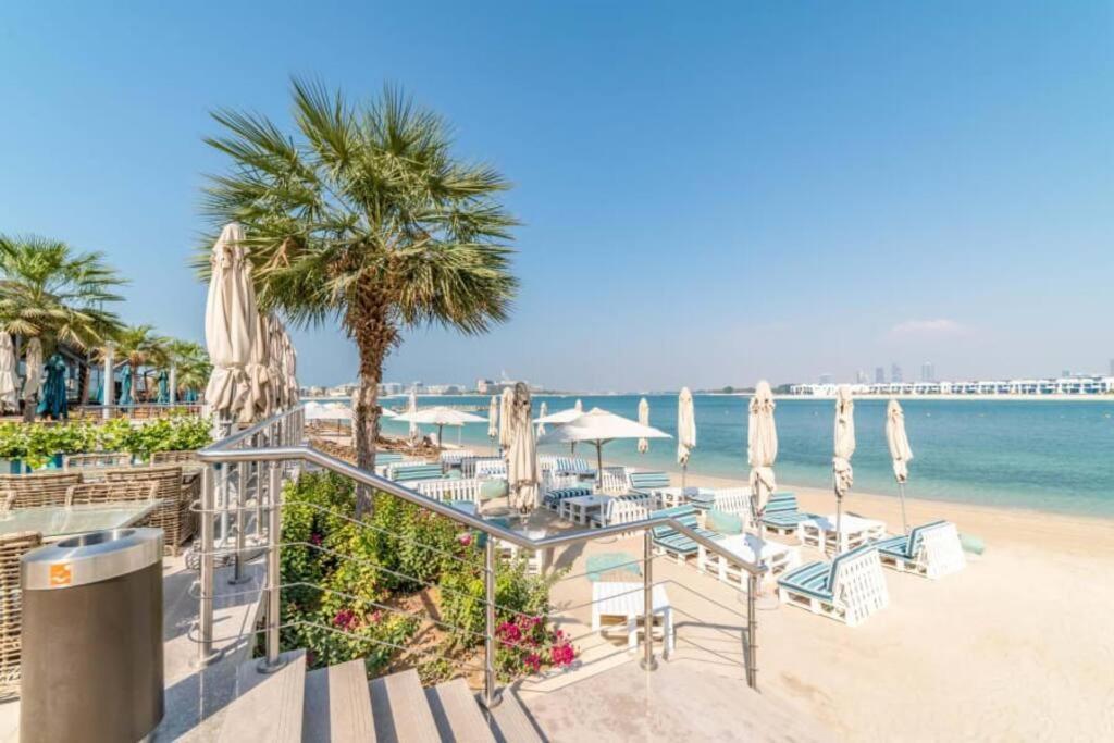 Sea Facing Large Beachfront Palm Jumeirah Apartment Dubai