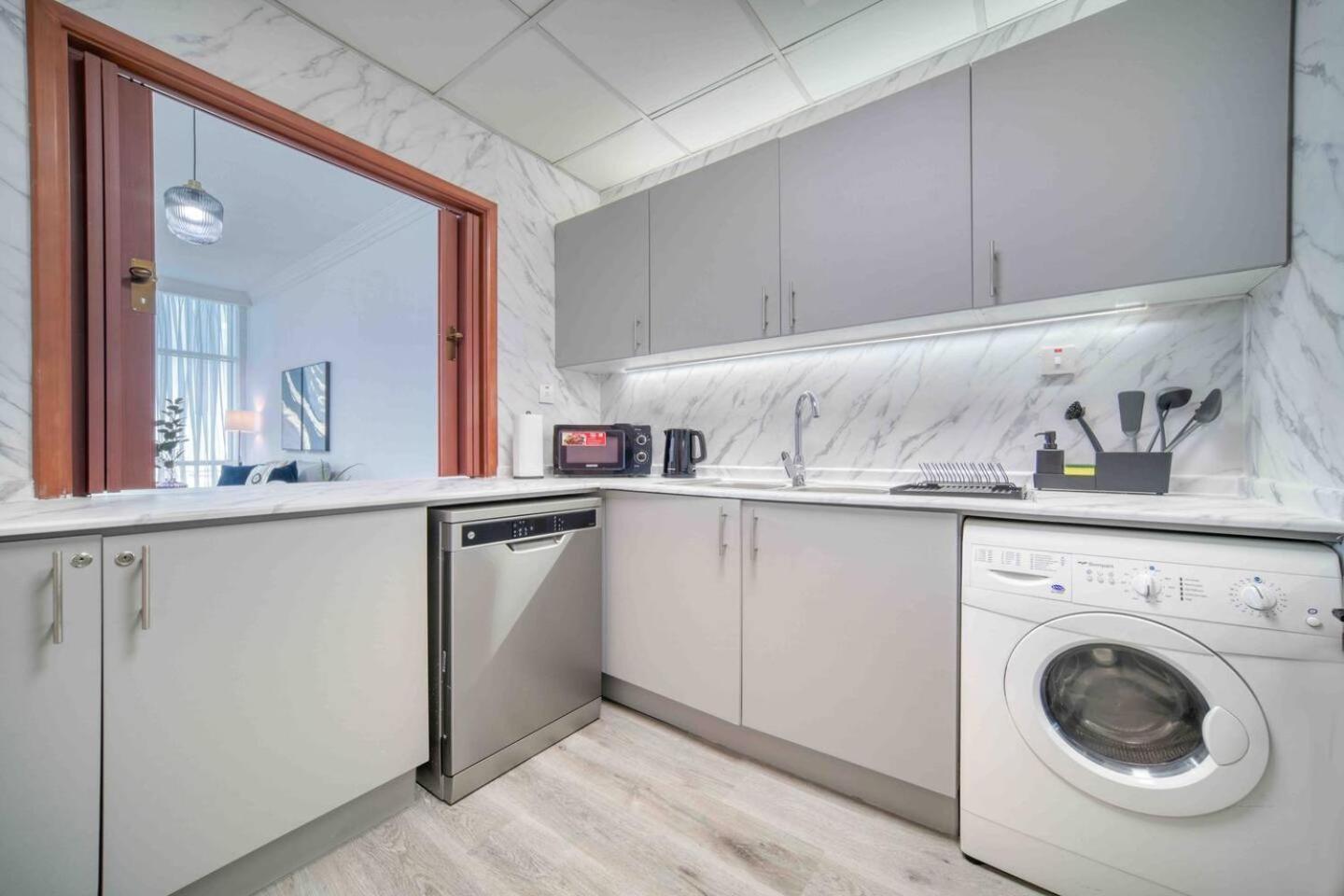 Bright And Stylish 1bed Near Metro Apartment *