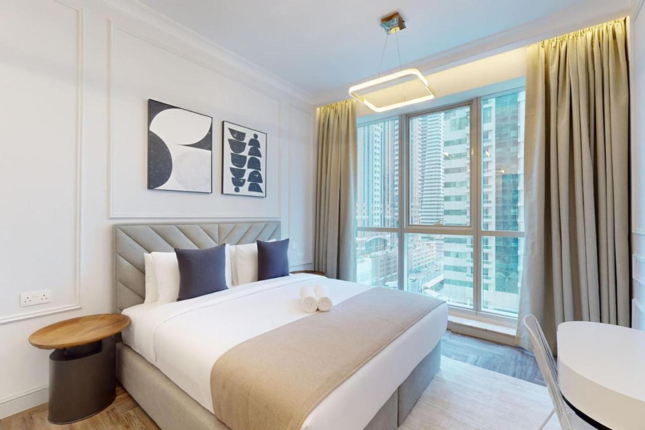Torch Tower - Glamorous Two Bedroom Apartment