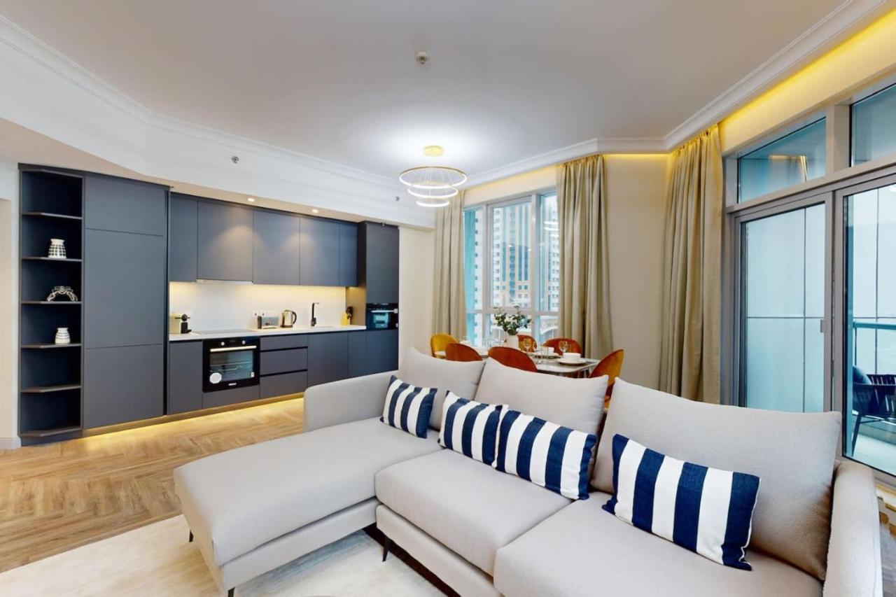 Torch Tower - Glamorous Two Bedroom *