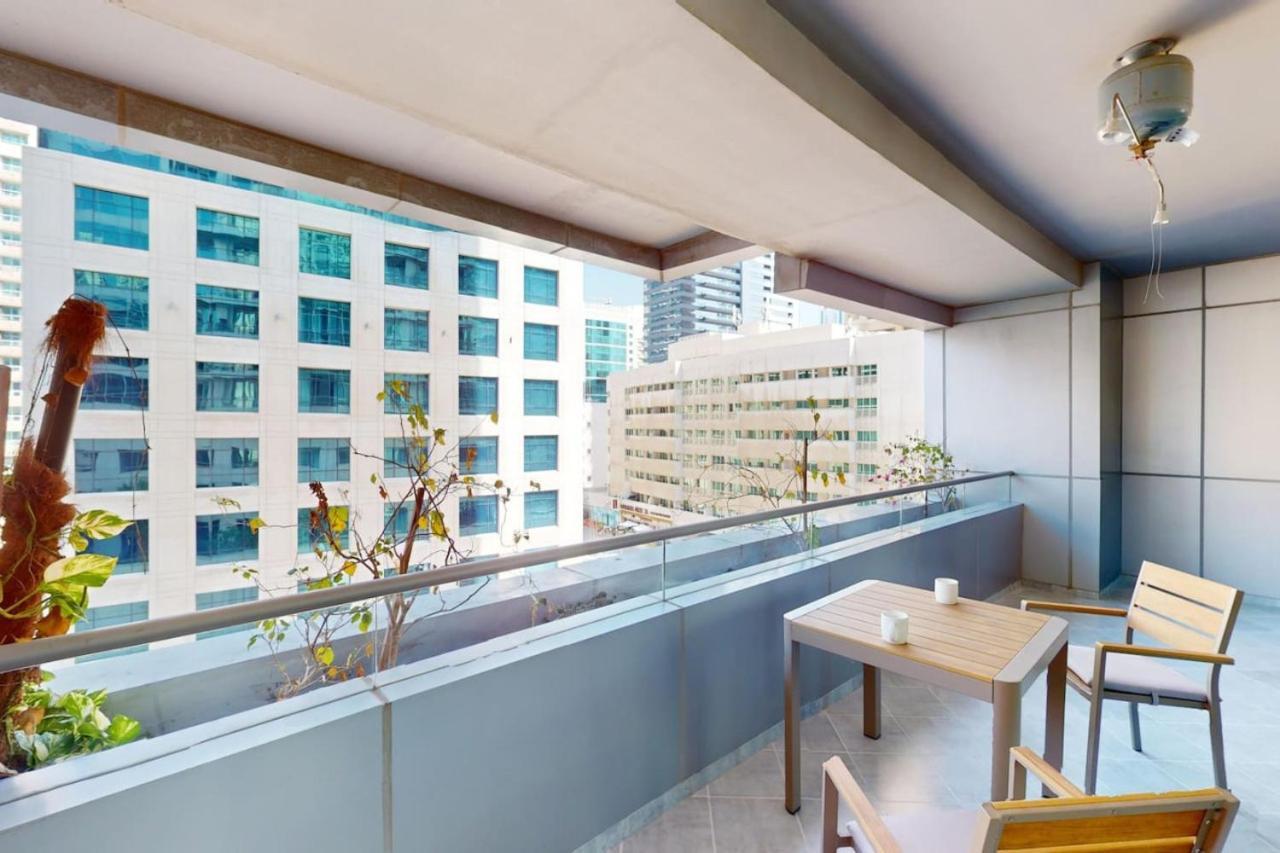 Damac Waves - Lovely One Bedroom Dubai
