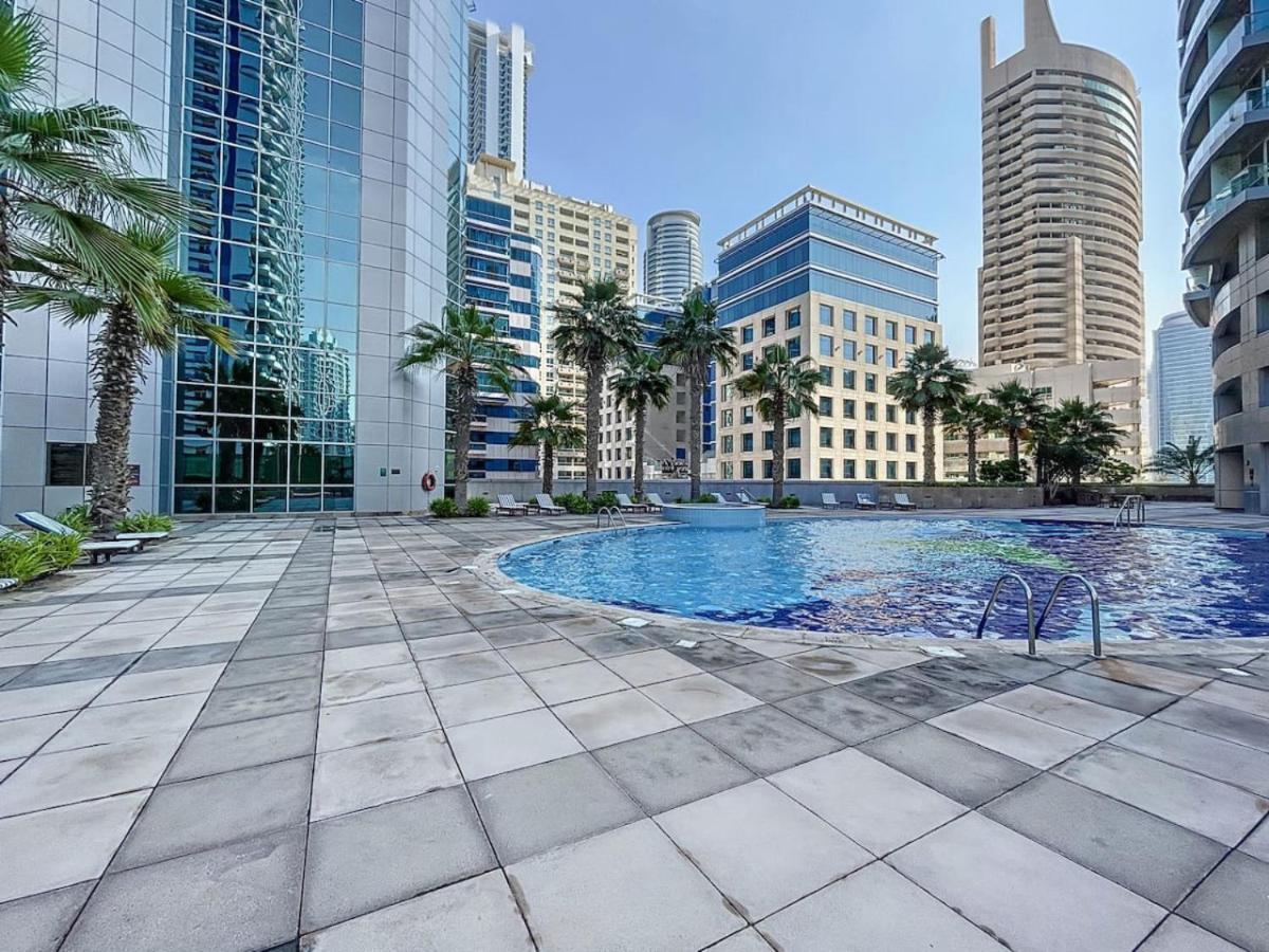 Damac Waves - Lovely One Bedroom Apartment Dubai
