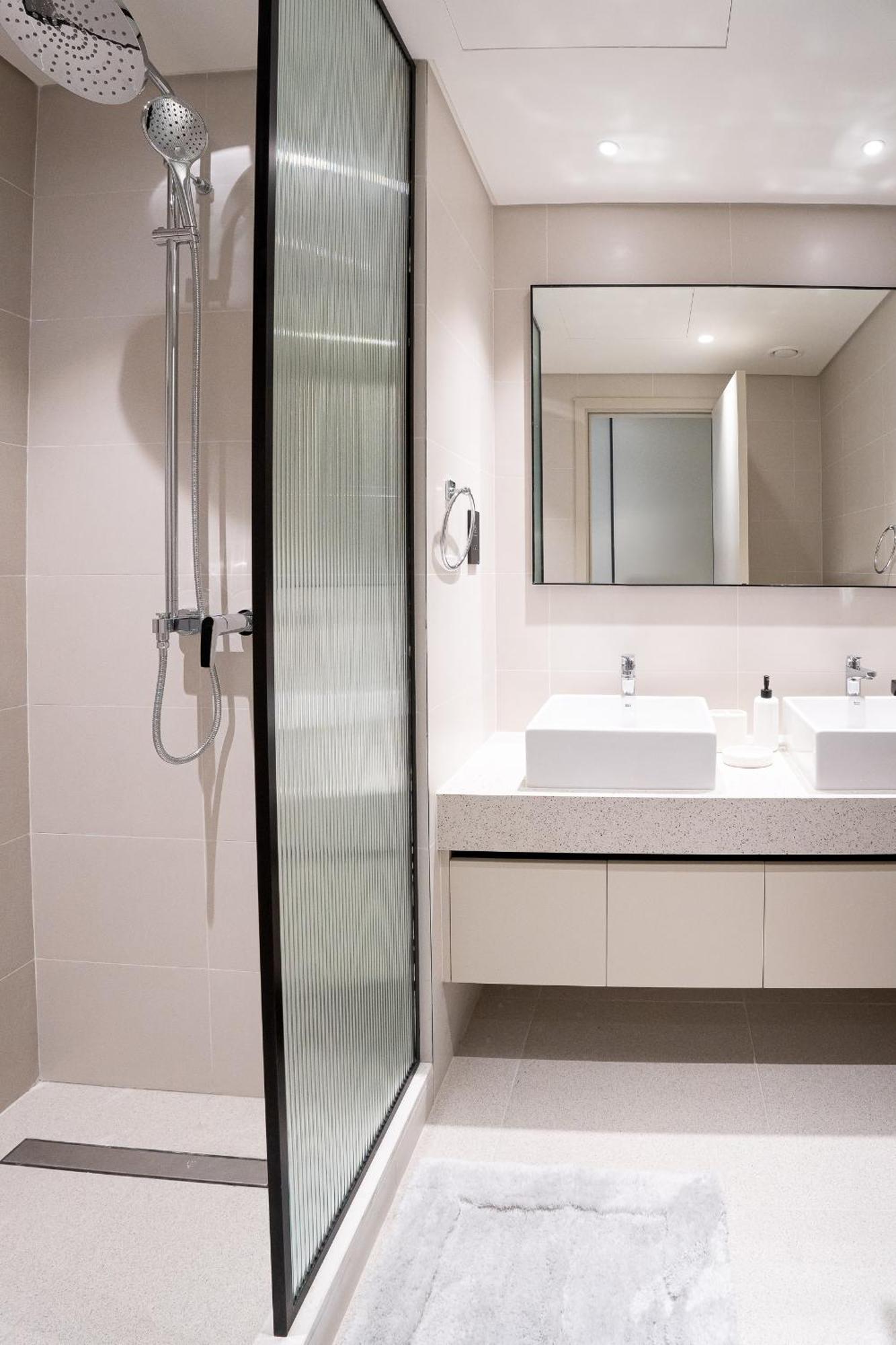 Veluxa - Luxe 2bed With Private Apartment *