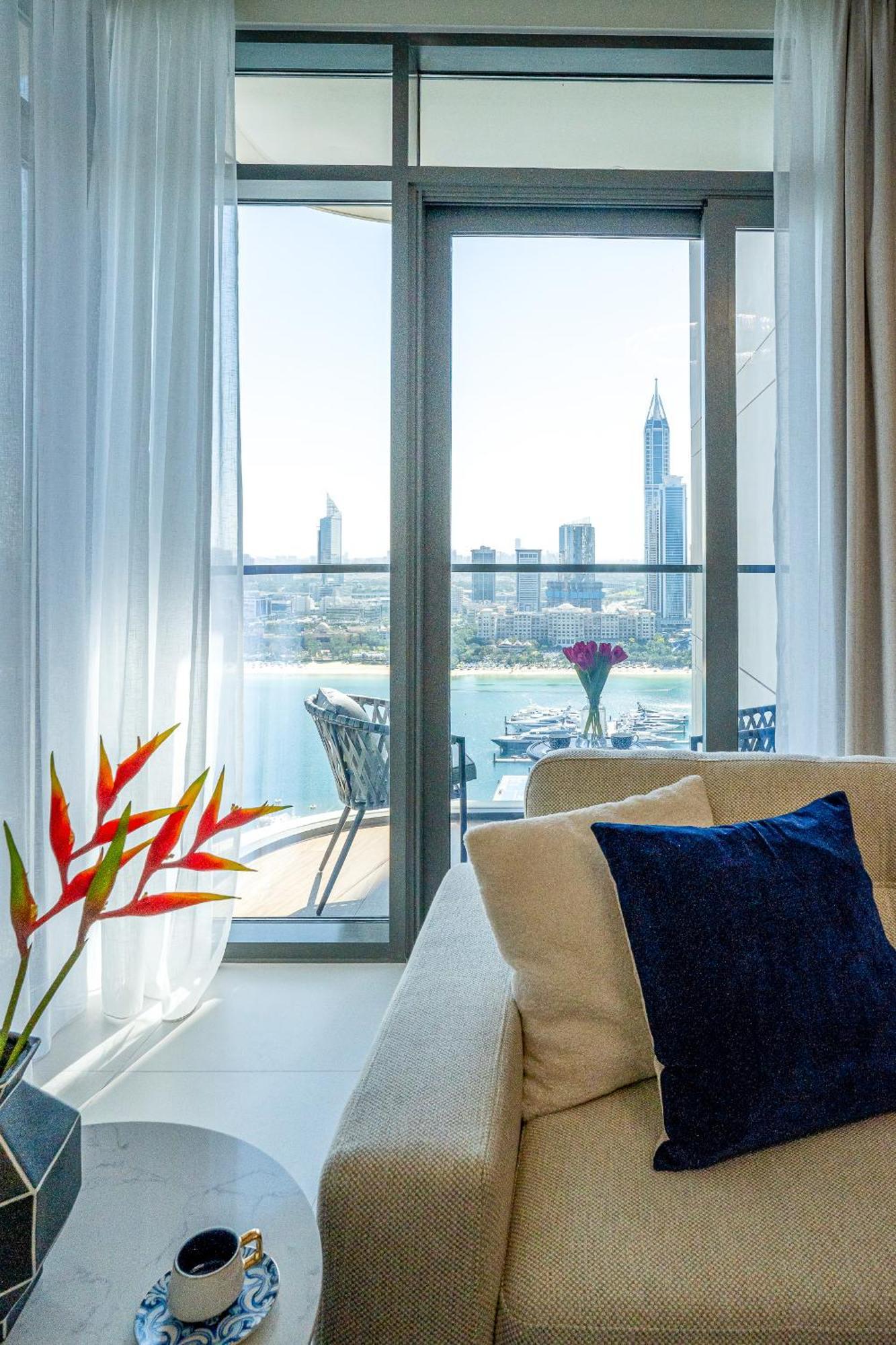 Veluxa - Luxe 2bed With Private Apartment *