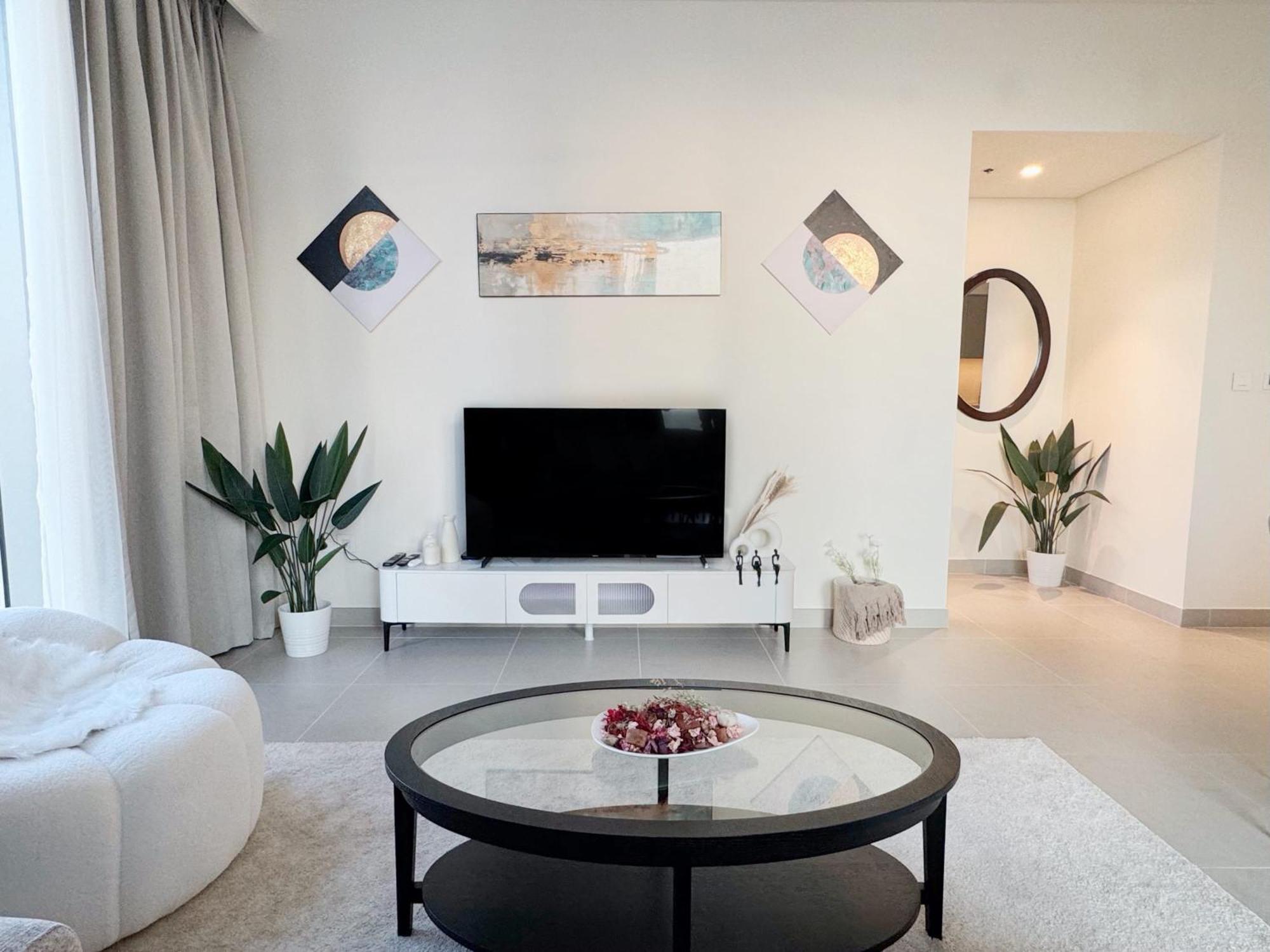 2br With Skyline Views At Forte Near Opera Apartment *