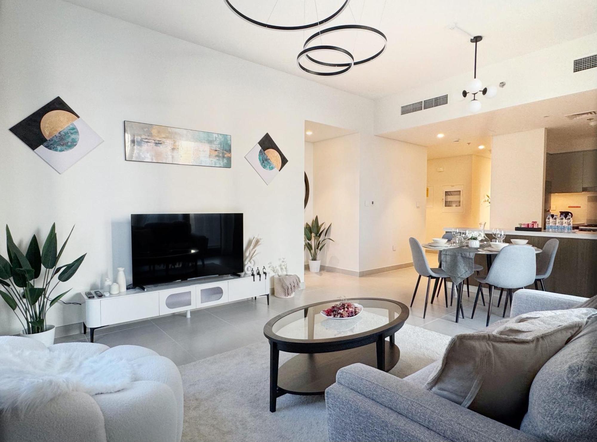 Apartment 2br With Skyline Views At Forte Near Opera