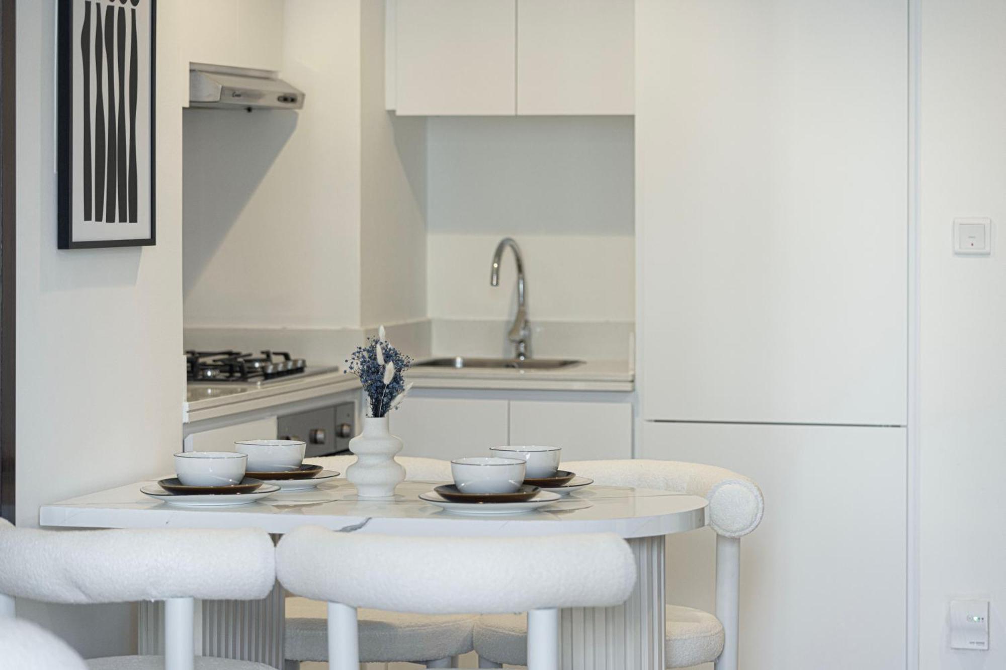 Apartment New Designed 2-br Downtown Dubai