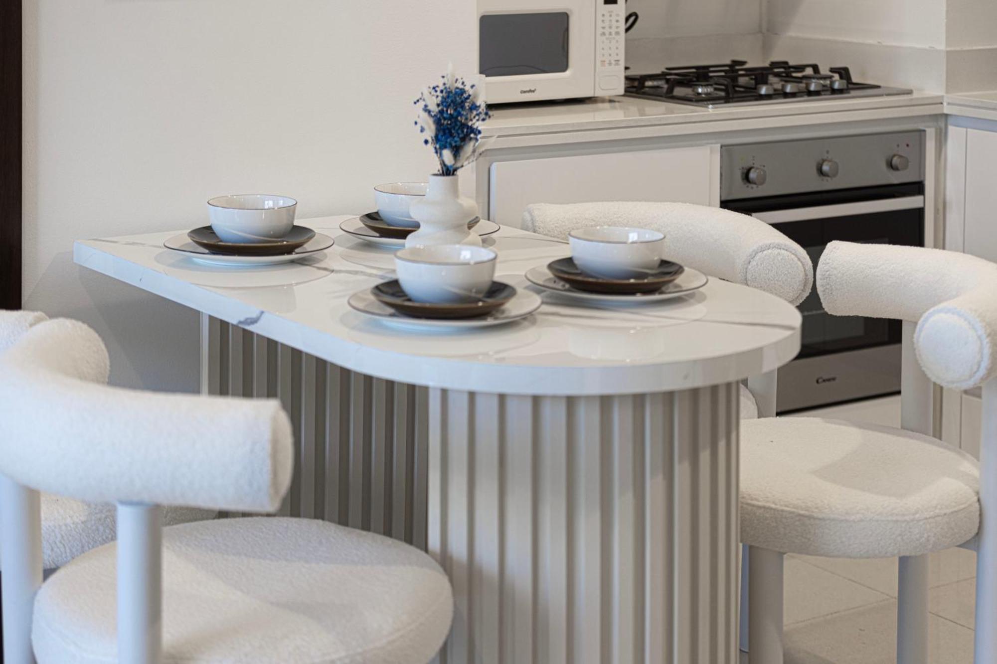 New Designed 2-br Downtown Apartment