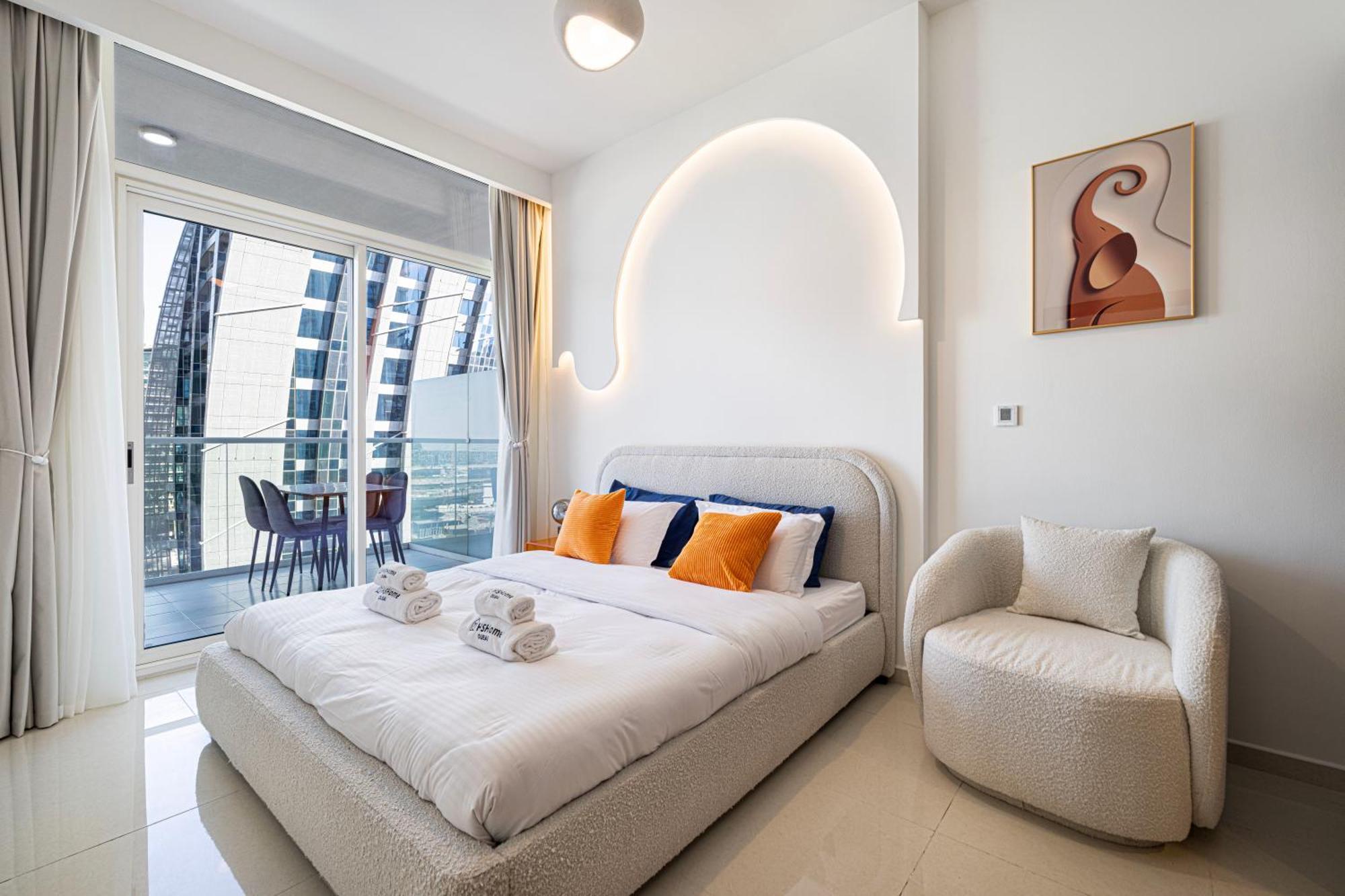 New Designed 2-br Downtown