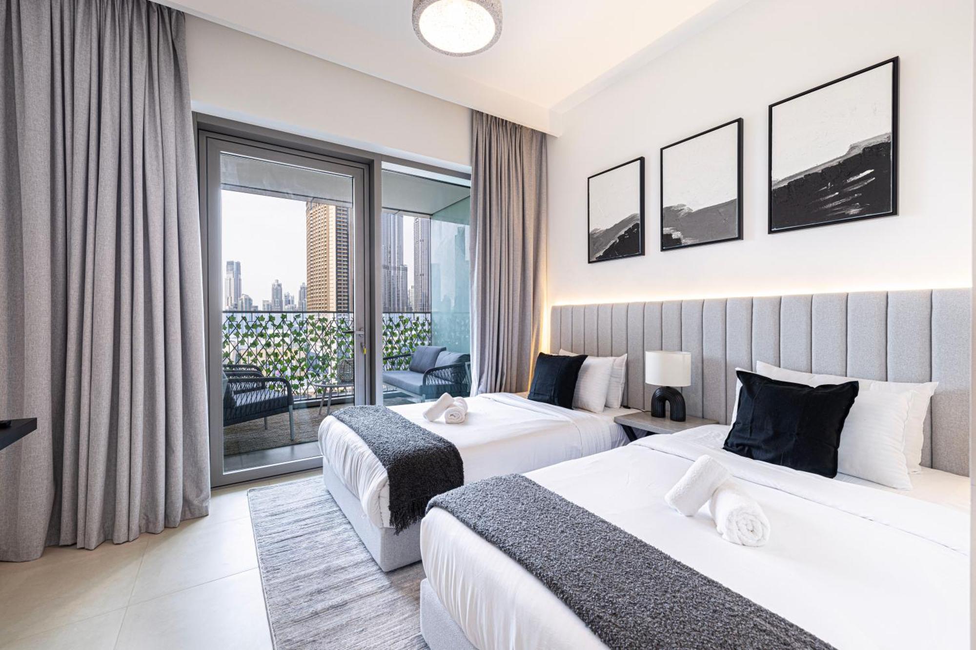 Apartment Burj Khalifa View, 2 Balcony W Lounge, Mall Access, Gym, Infinity-pool, Playground, Bbq, Family Friendly Dubai
