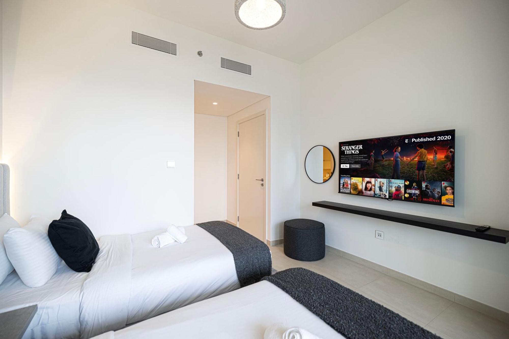Apartment Burj Khalifa View, 2 Balcony W Lounge, Mall Access, Gym, Infinity-pool, Playground, Bbq, Family Friendly