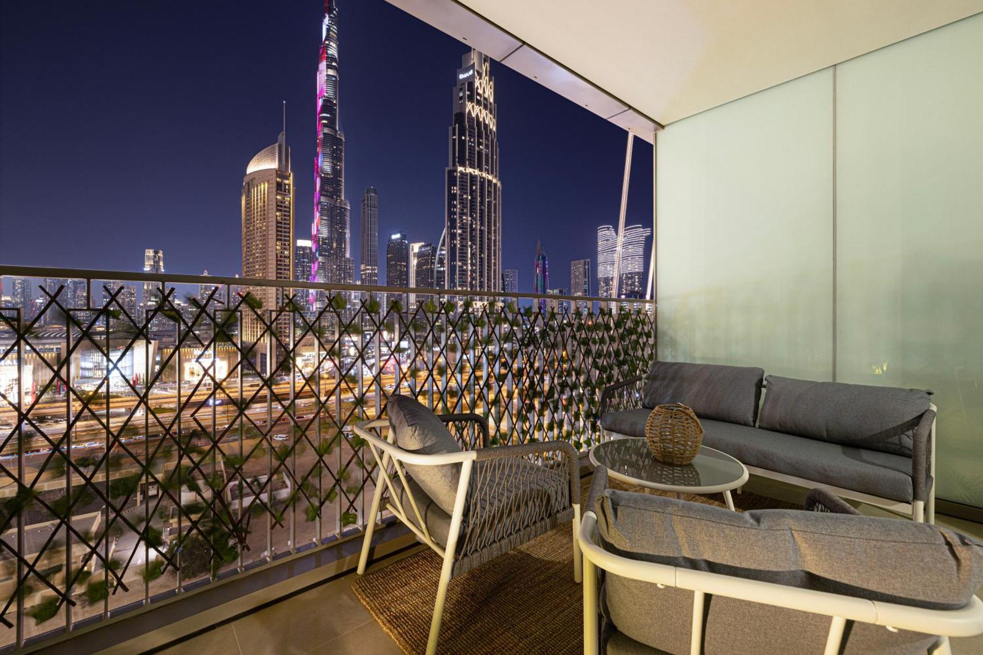 Apartment Burj Khalifa View, 2 Balcony W Lounge, Mall Access, Gym, Infinity-pool, Playground, Bbq, Family Friendly Dubai
