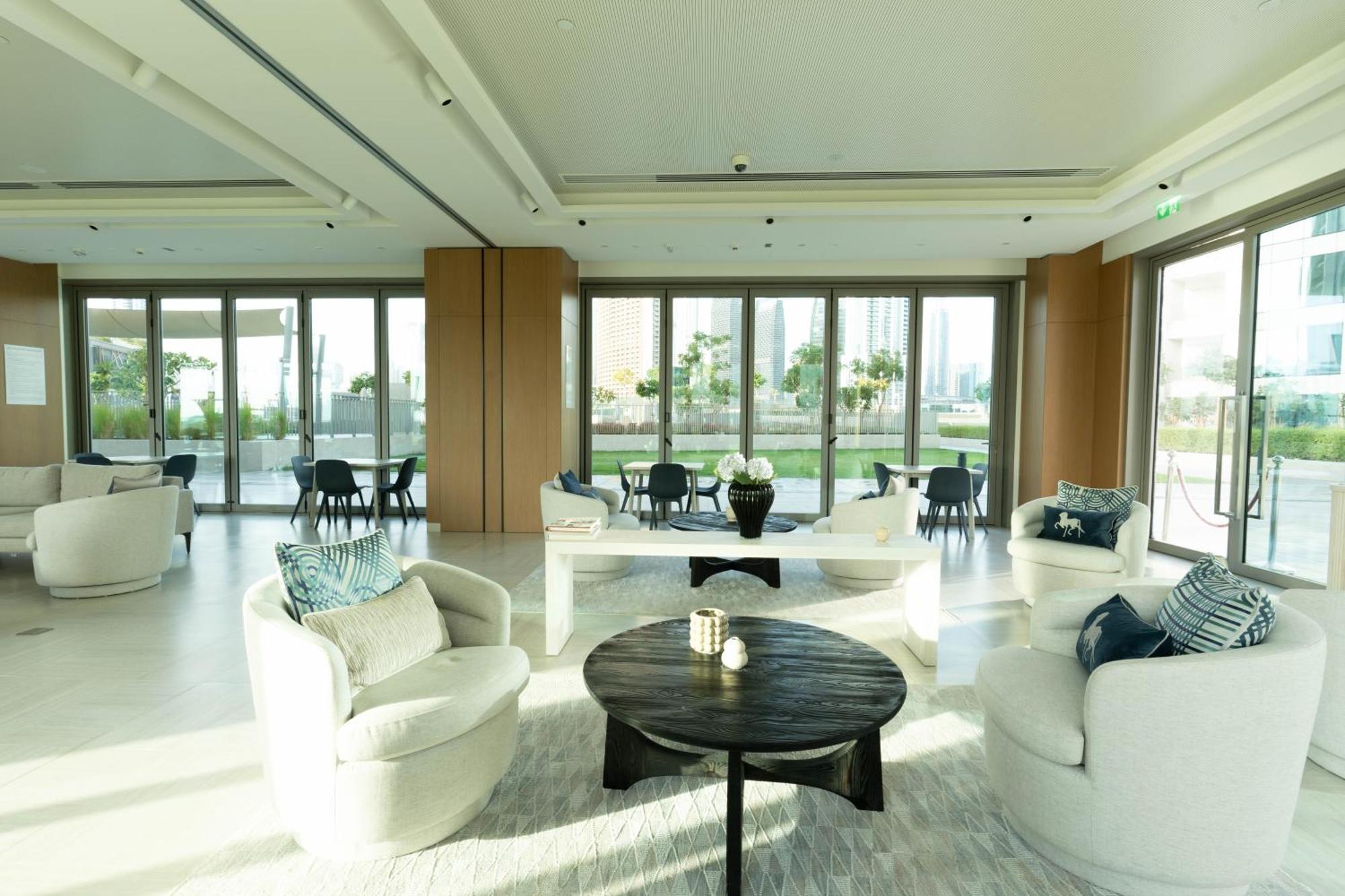 Stunning 2 Bedroom With Burj Views In Walking Distance To Mall