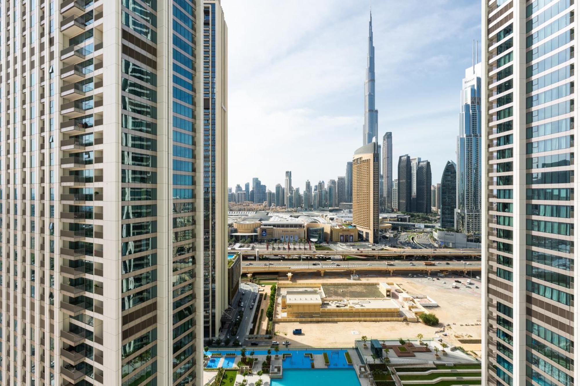 Stunning 2 Bedroom With Burj Views In Walking Distance To Mall Apartment Dubai