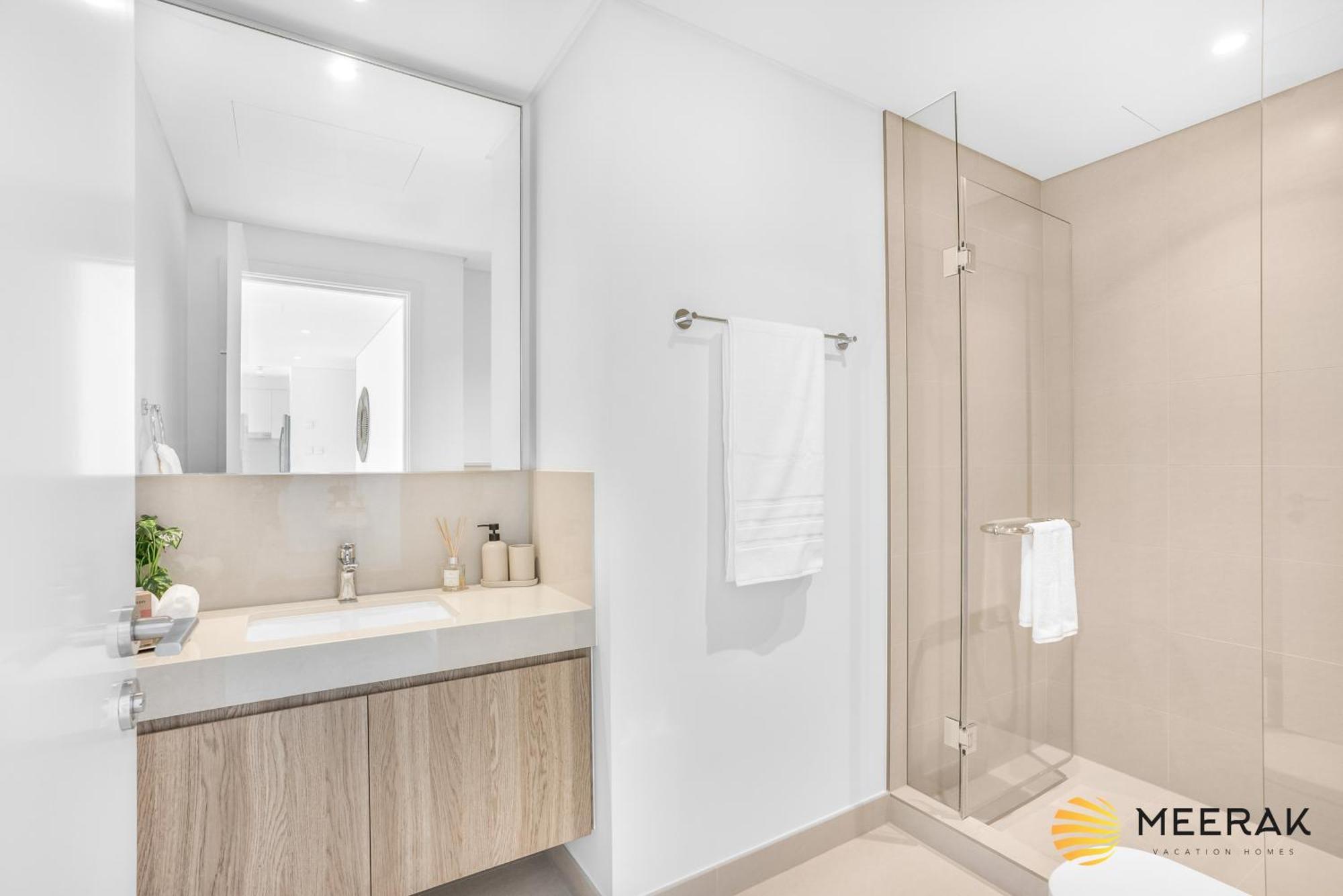 Meerak Homes - Burj Khalifa And Fountain View Downtown Elegance 2 Bed , Free Wifi, Parking, Gym And Pool * Dubai