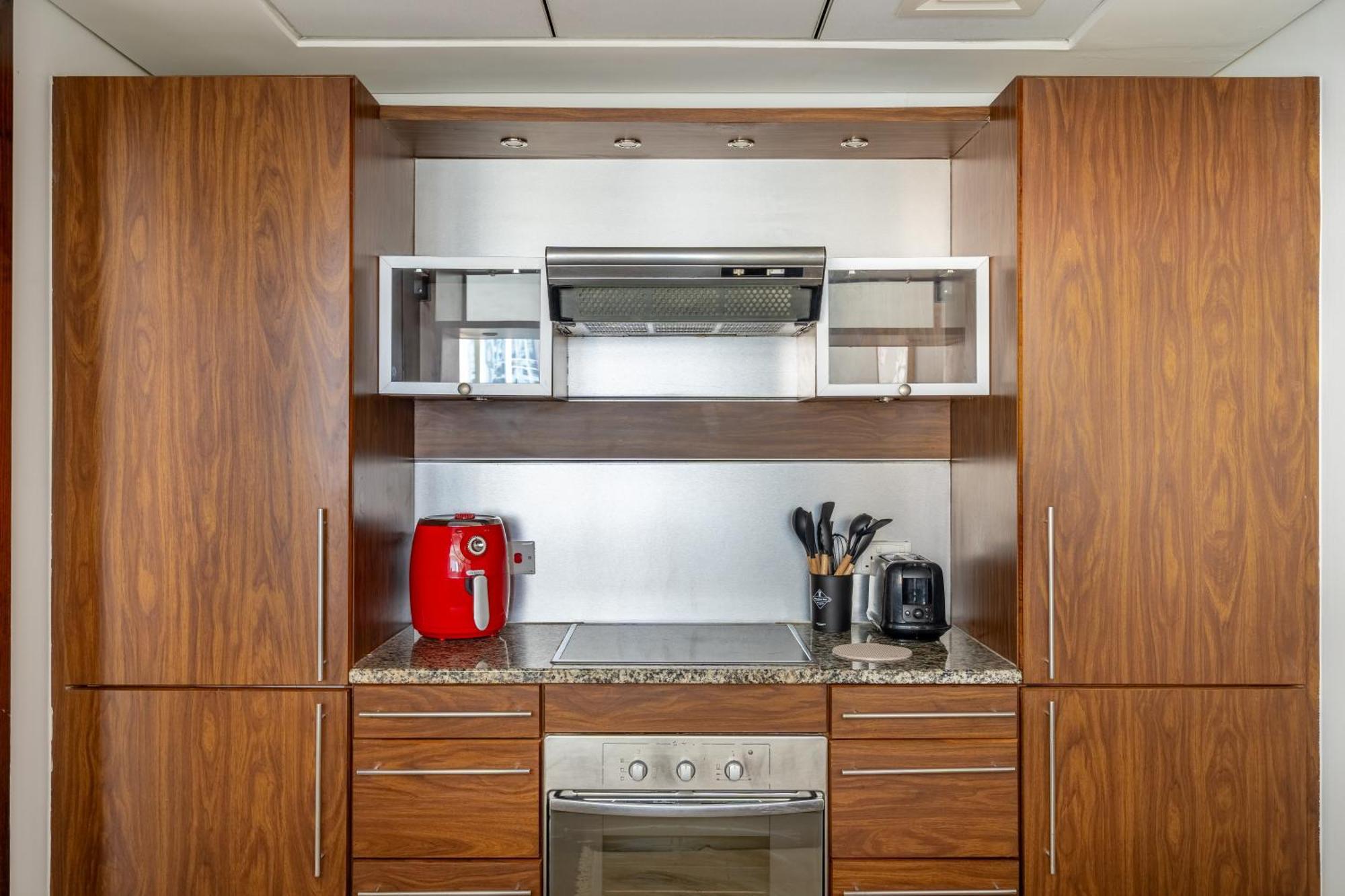 Spacious & Luxurious 1Br Apartment - Best Marina Views - 3Mn Walk To Tram, Jbr & Beach (Adults Only)