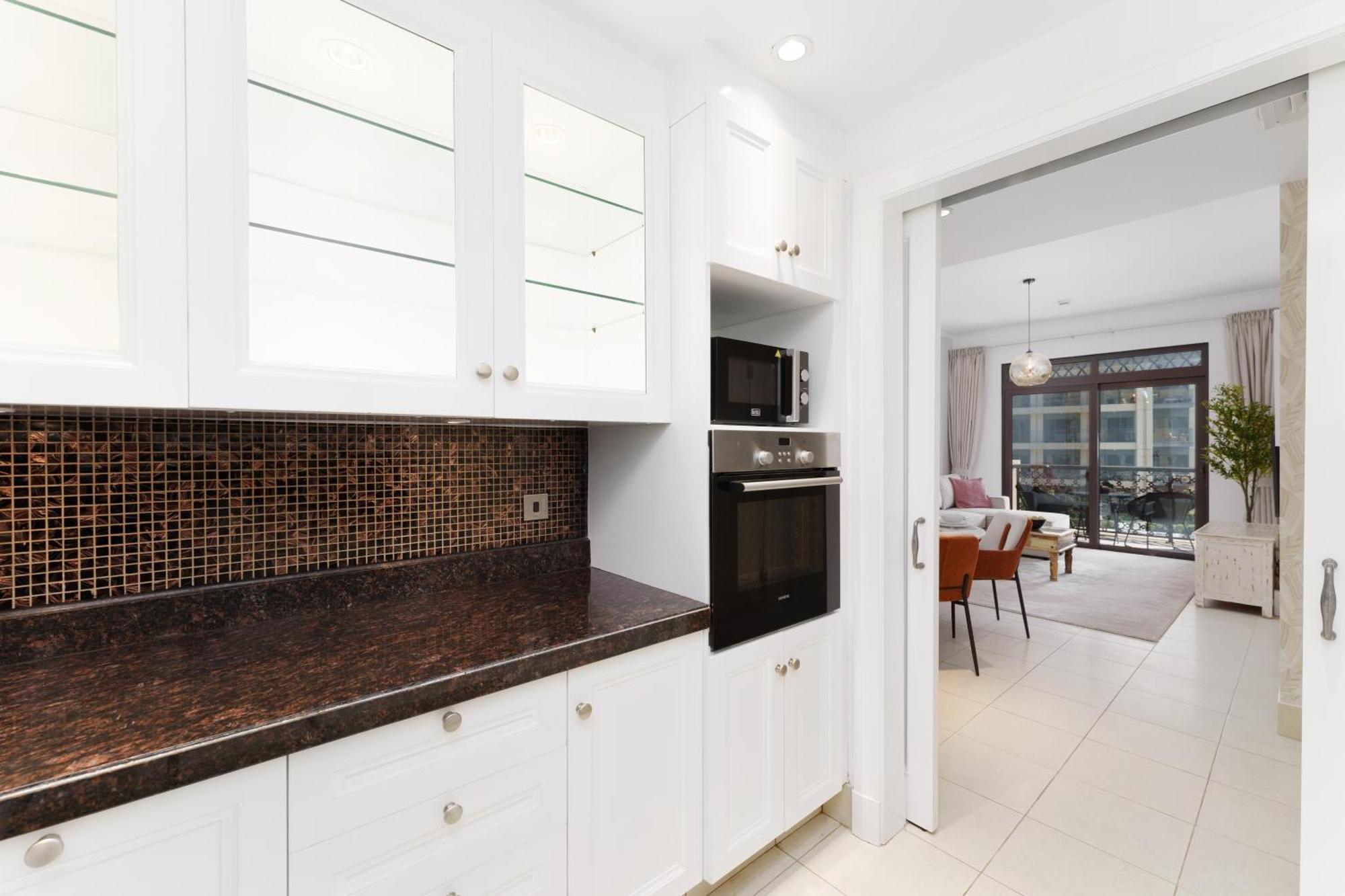 Apartment Living Chic 1 Bedroom *