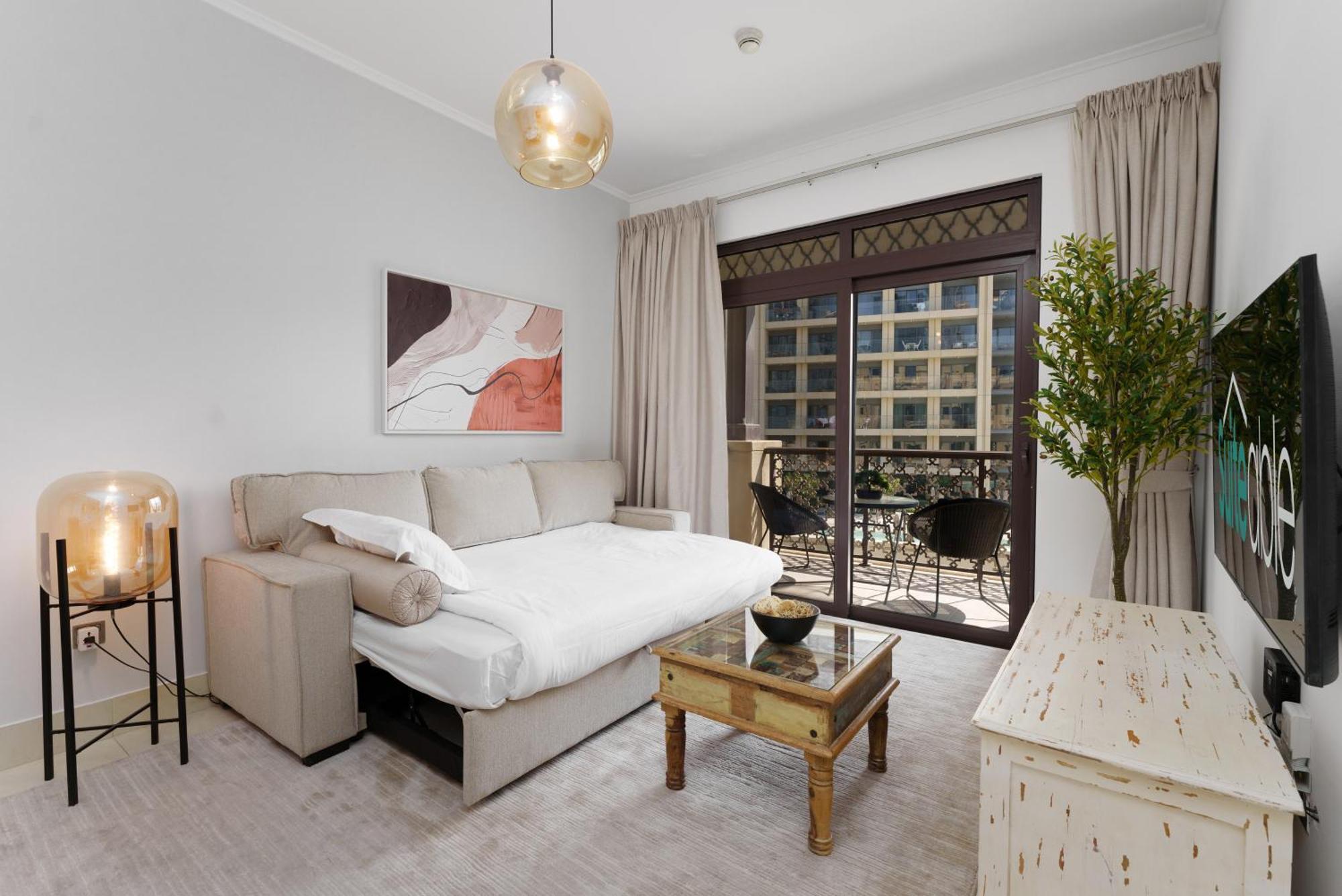 Living Chic 1 Bedroom Apartment