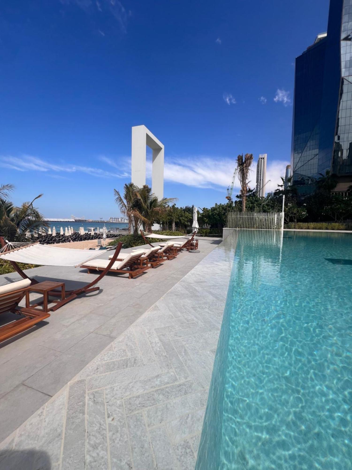 Luxury Beachfront Escape In La Vie Jbr Apartment *