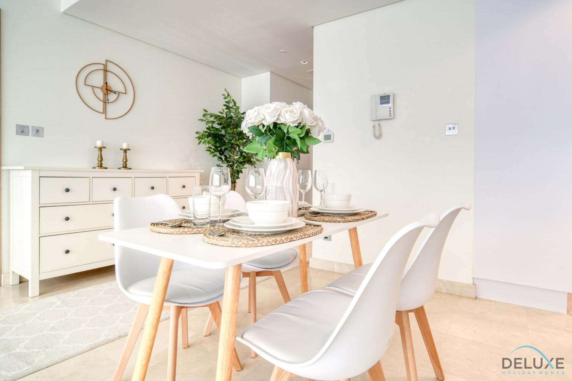 Apartment Special Offer Stylish 1br With Scenic Views & Pool By Deluxe Homes *
