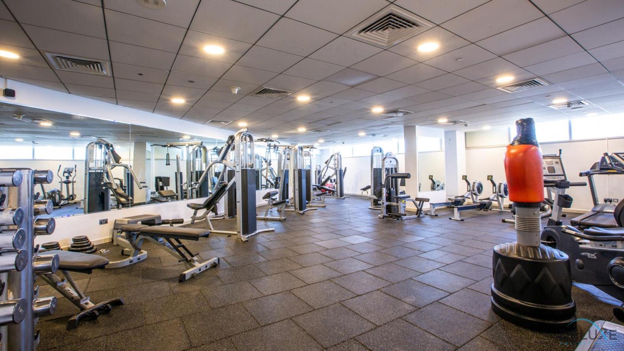 Special Offer Stylish 1br With Scenic Views & Pool By Deluxe Homes * Dubai