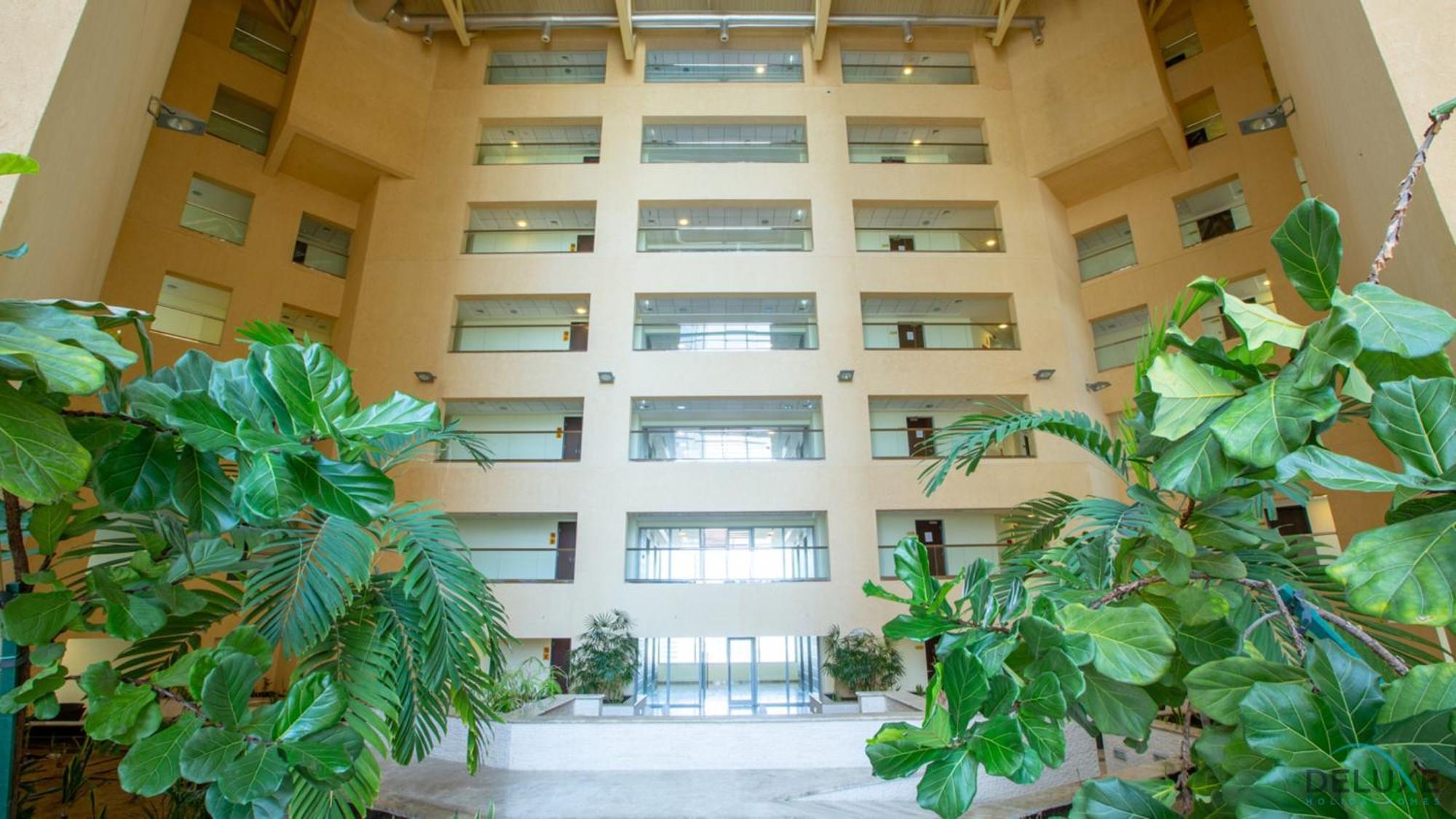 Special Offer Stylish 1br With Scenic Views & Pool By Deluxe Homes Apartment