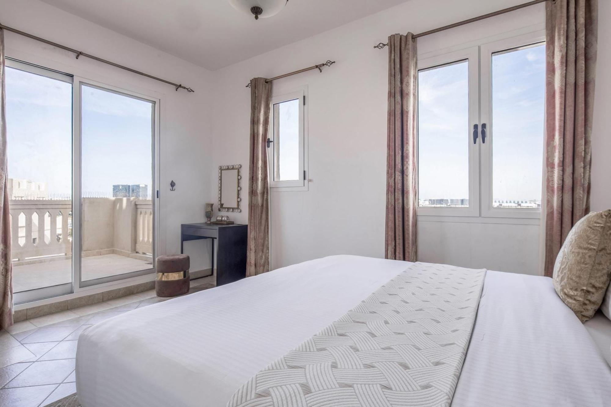 Frank Porter - Al Badia 2 Apartment Dubai