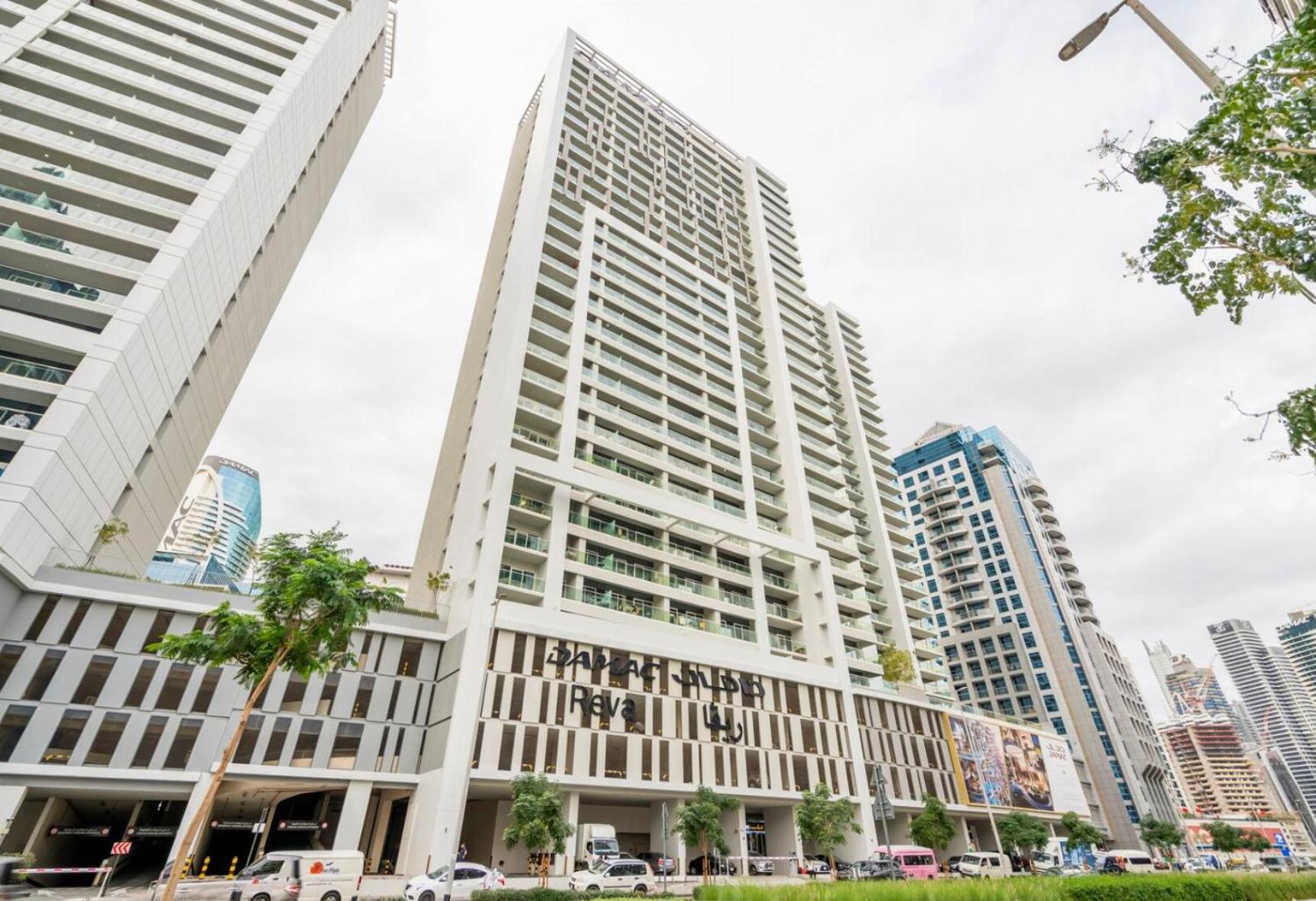 Luxury 2 Bedroom With Burj Khalifa View Apartment *