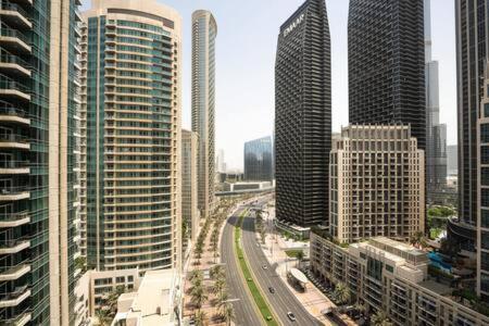 Hospitality Expert Lw1302 - D Mall Opera Fountain Dubai