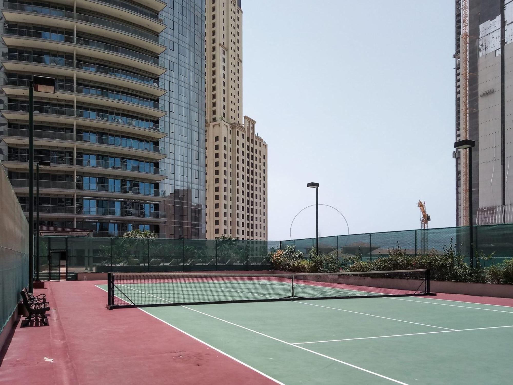 Frank Porter - Trident Grand Apartment Dubai