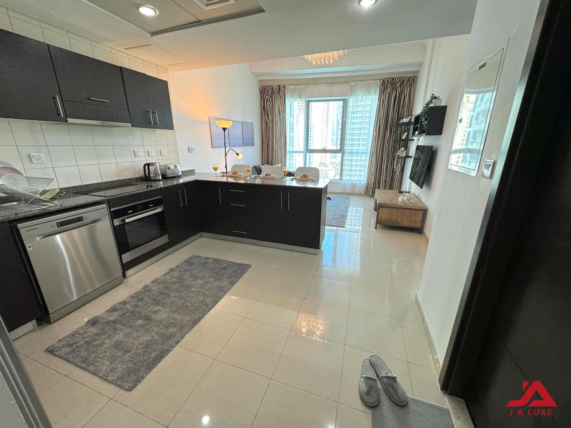 Lovely Marina View 1br In Bay Central Tower Apartment Dubai