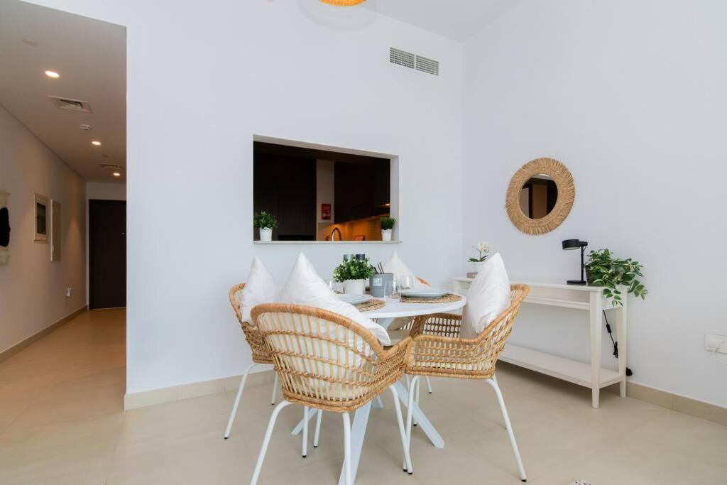 Elite Escape - 2 Bhk Getaway With Mall Access - 1508 * Dubai