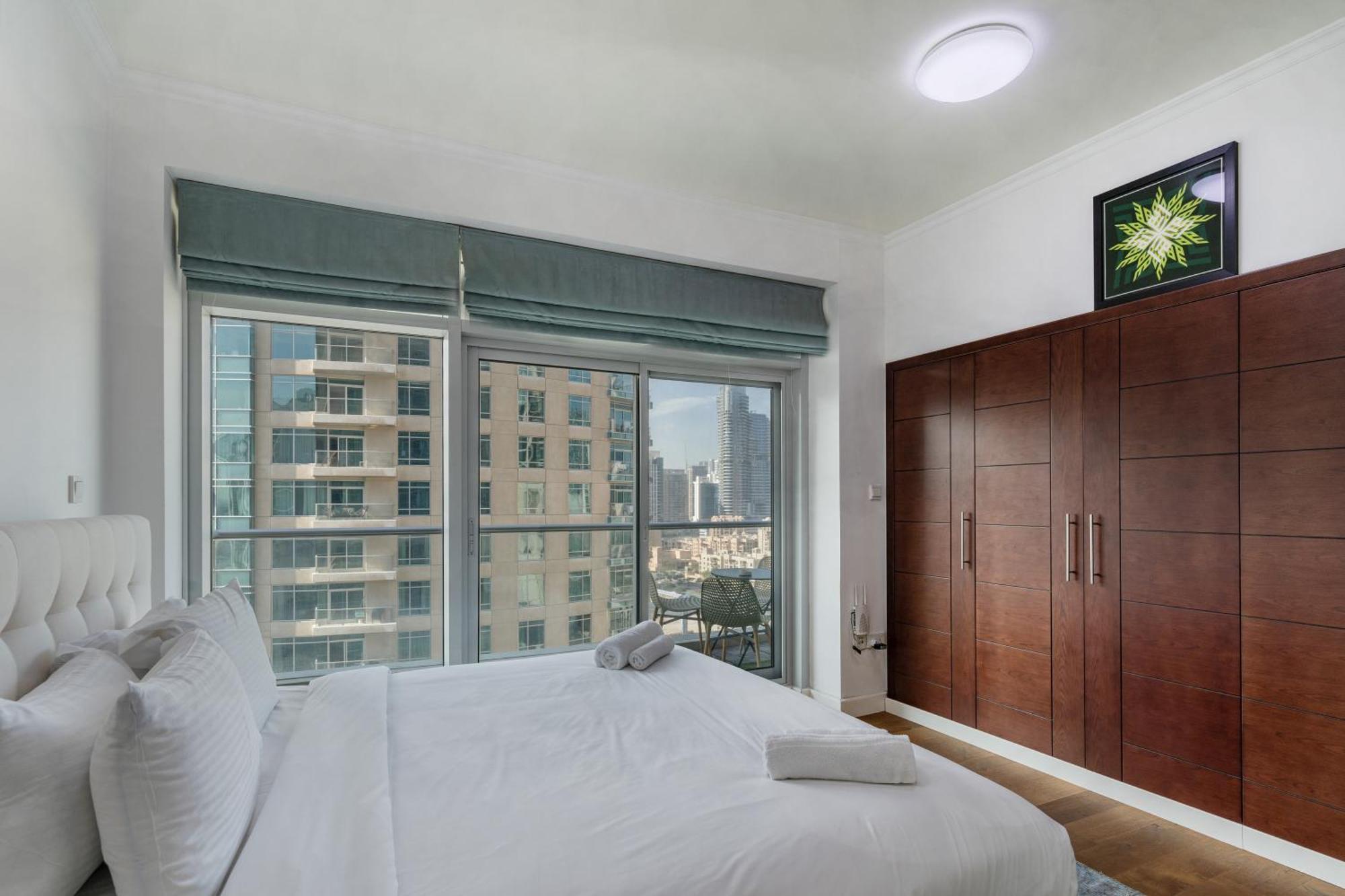 Apartment Chic 2br Apartment, Prime Location Near Mall - Allsopp&allsopp *