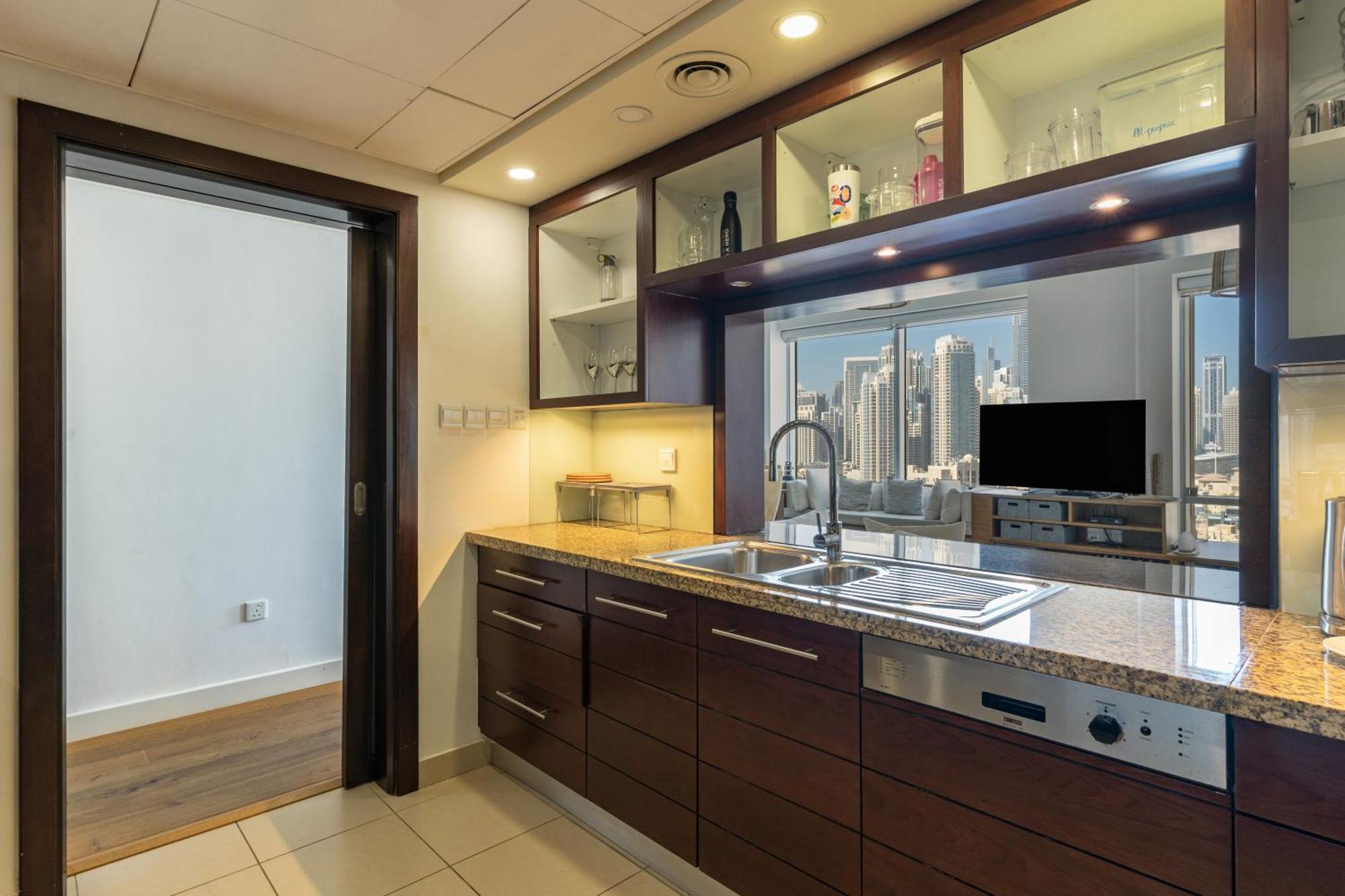 Chic 2br Apartment, Prime Location Near Mall - Allsopp&allsopp Apartment *